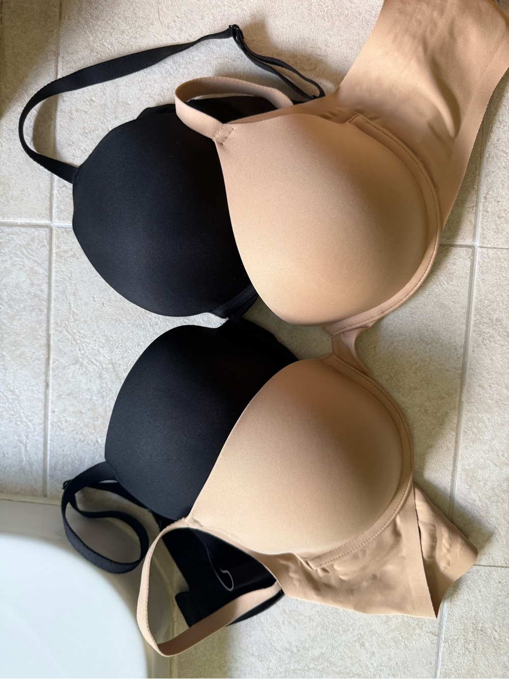 2 Auden push up plunge bras - Black & Nude